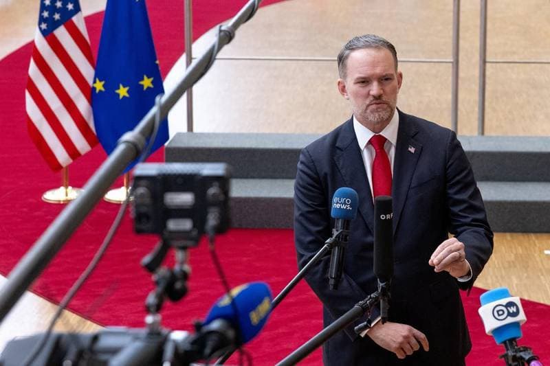 Ketika Dua Raksasa Digital Beradu: Bagaimana Sengketa AS-UE Akan Mengubah Cara Kita Berinternet