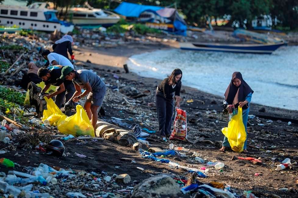 Ketika Bumi Berbisik: Kisah Nyata Perubahan Iklim dan Tindakan Kecil yang Berarti