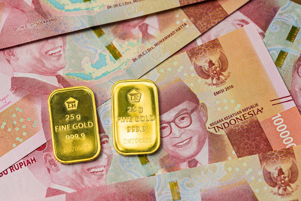 Sentimen Akhir Tahun: Rupiah dan Emas Bergerak Berbeda, Apa Artinya Bagi Dompet Kita?