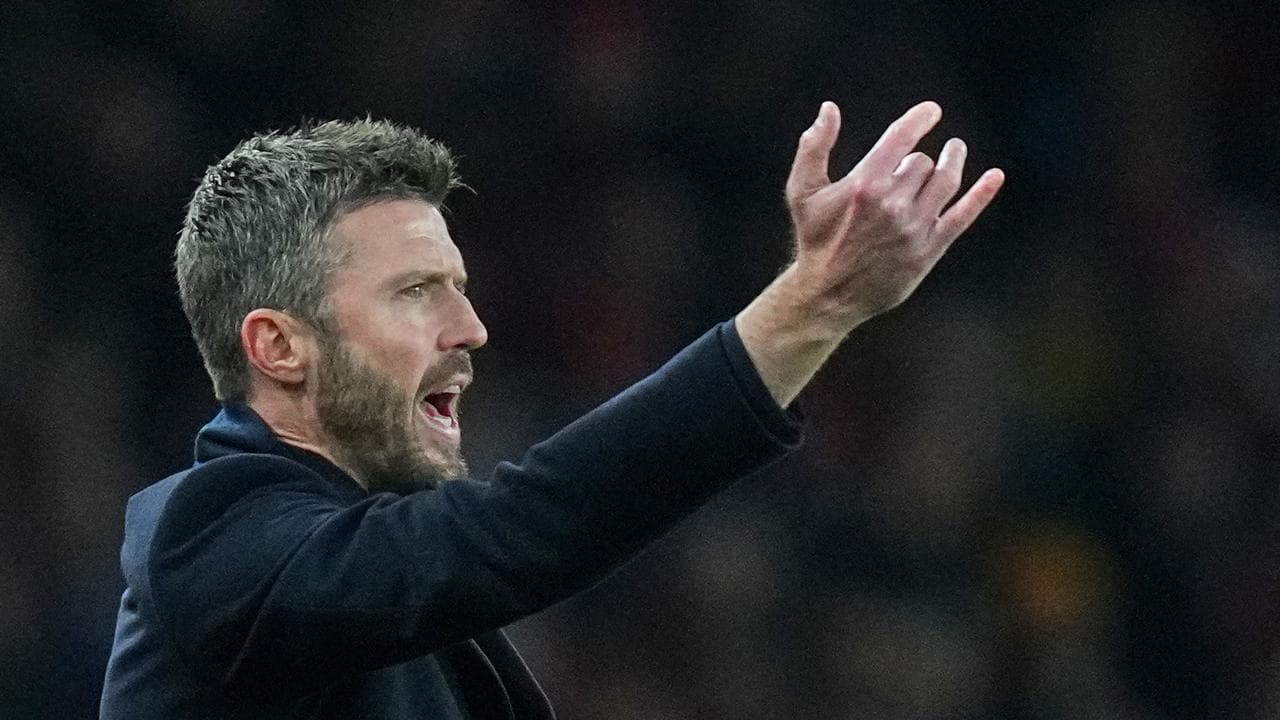 Mimpi Manajer Tetap Carrick di MU: Antara Euforia Dua Kemenangan dan Realitas Peringatan Roy Keane