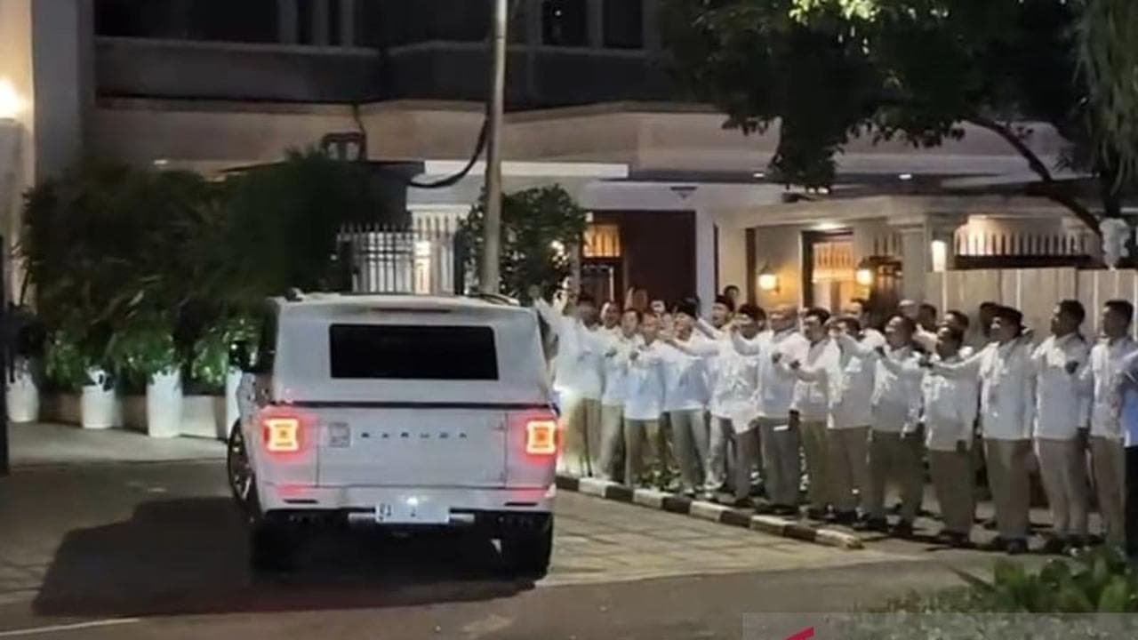 Malam Sederhana di Kertanegara: Simbol Baru Kepemimpinan Prabowo di Usia 18 Gerindra