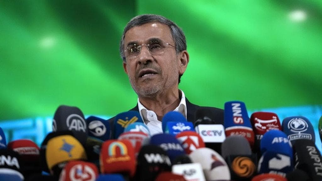 Kisah Akhir Mahmoud Ahmadinejad: Dari Kontroversi Global Hingga Laporan Kematian yang Mengguncang