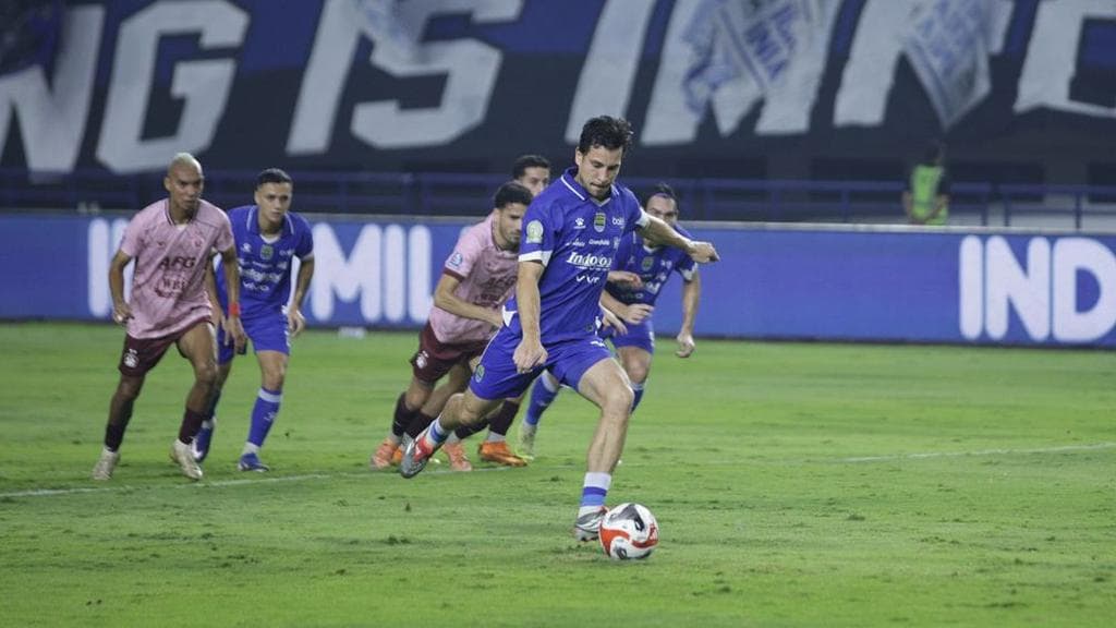 GBLA Bergetar Kembali: Persib Tuntaskan Persik dengan Dominasi Penuh 3-0