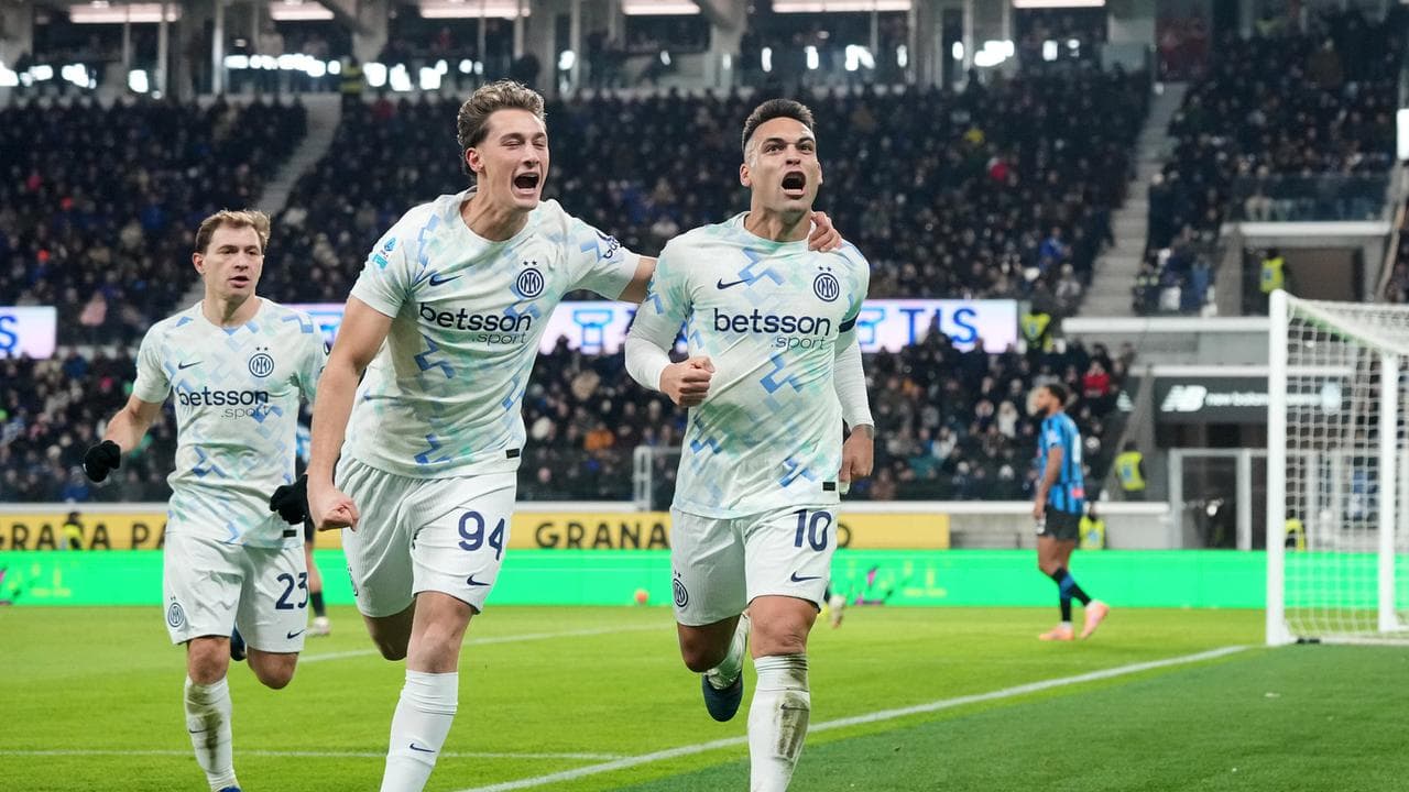 Pertarungan Sengit di Puncak Serie A: Mengapa Milan Kembali Menjadi Raja Sementara?