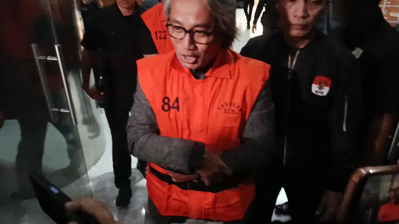 Rompi Oranye di Banjarmasin: Saat Pejabat Pajak Mengaku Salah dan Sistem Dipertanyakan