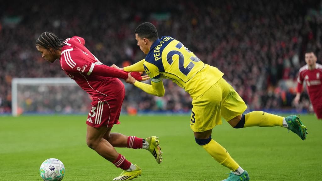 Anfield Berduka: Kisah Pahit Liverpool yang Terus Terjebak dalam Pola Sama