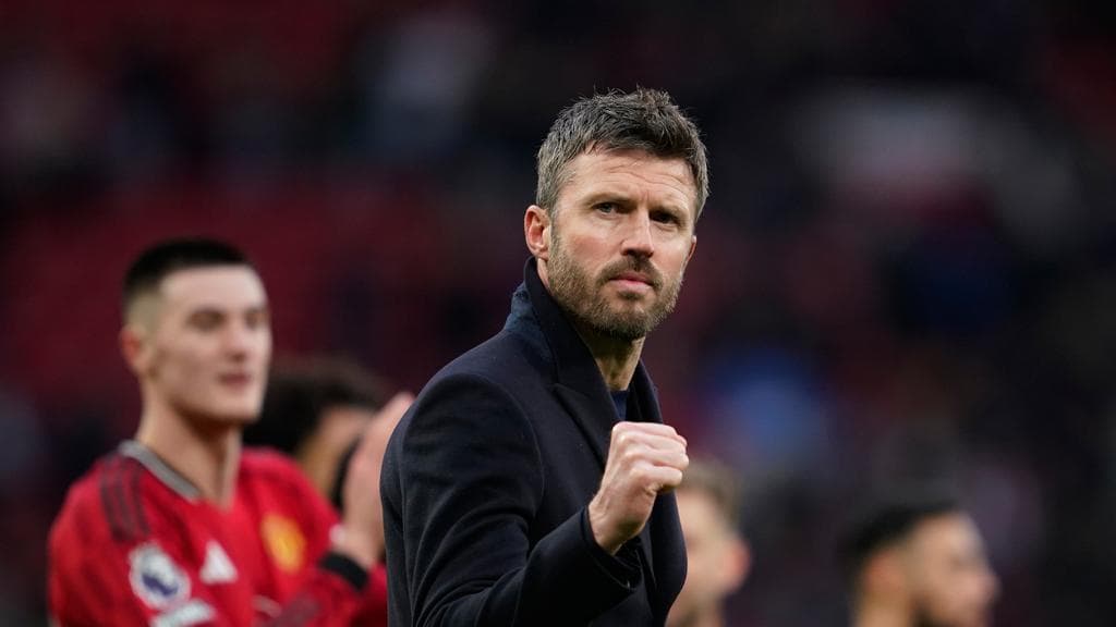 Hantu Ole Gunnar Solskjær: Mengapa Manchester United Ragu Menetapkan Michael Carrick?
