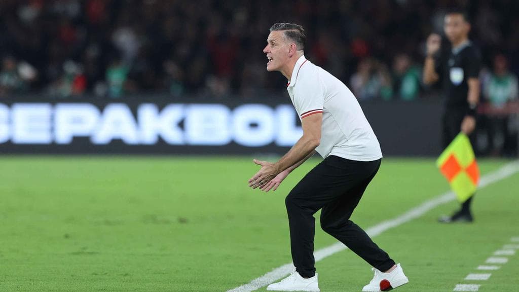 Malam Pertama Herdman: Lebih Dari Sekadar Angka 4-0 di GBK