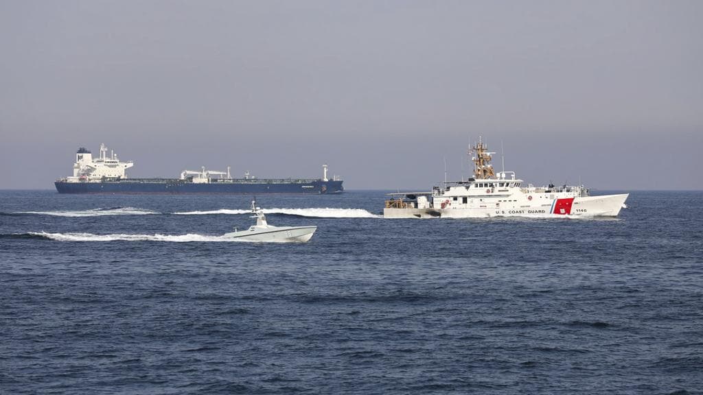 Selat Hormuz Berubah Jadi Pos Bayaran: Kisah di Balik Tarif USD 2 Juta untuk Kapal Tanker