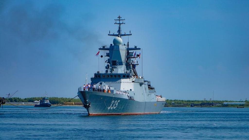 Kisah di Balik Kedatangan Armada Rusia: Dari Latihan Militer Hingga Diplomasi Publik di Tanjung Priok